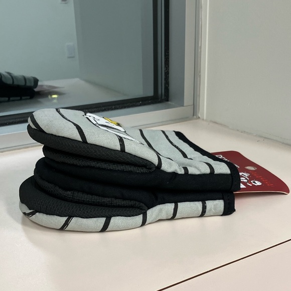 Peanuts 2 Pack Mini Mitts - Picture 8 of 8